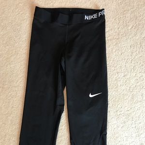 Nike Pro DriFit Cropped Leggings
